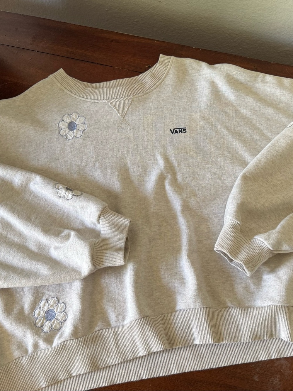 Vans Daisy Embroidered Crewneck Sweatshirt Women’s